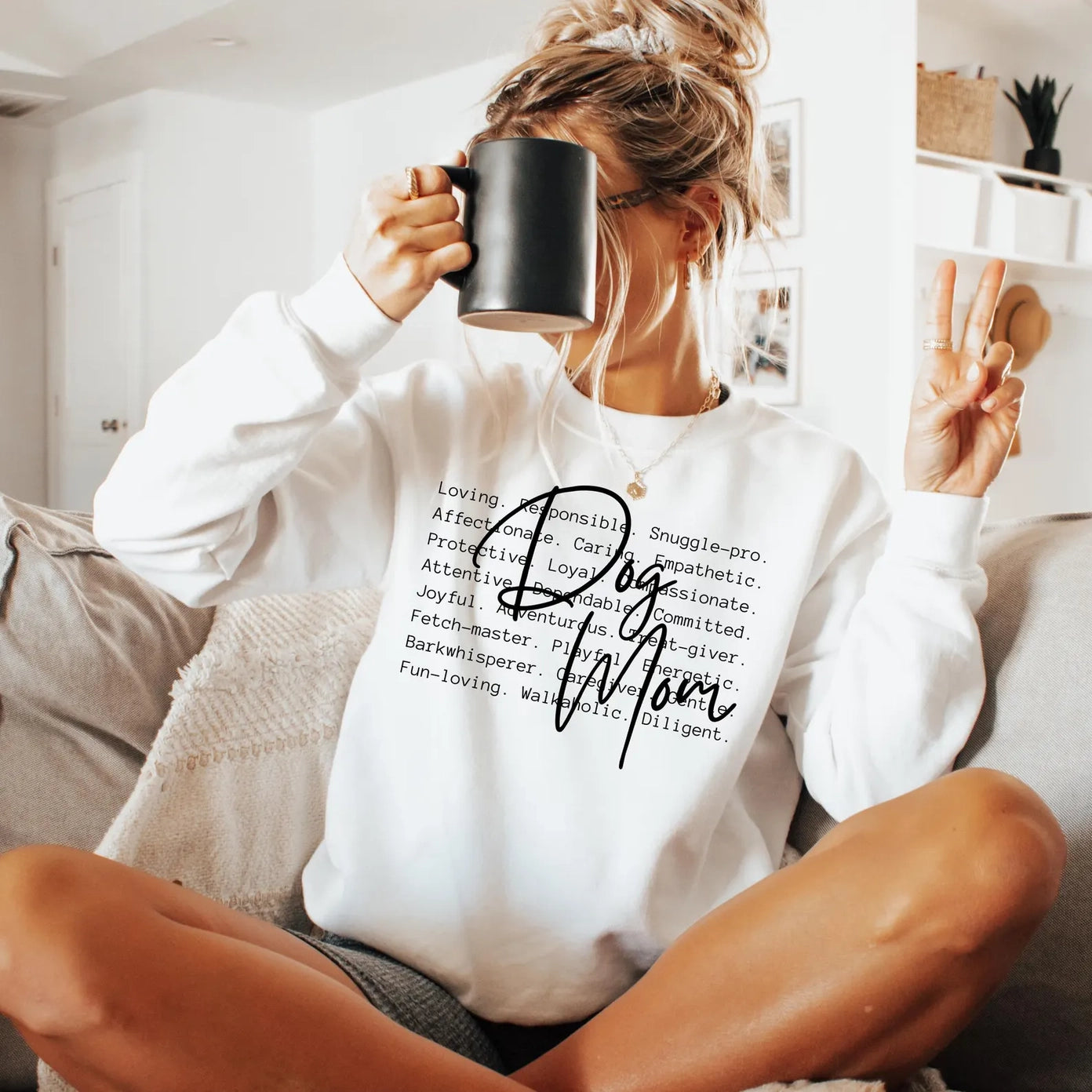 Petitrue 'Dog Mom' Crewneck Sweatshirt Small