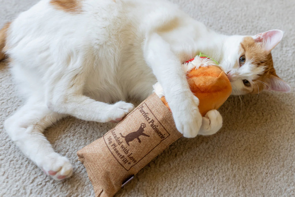 PLAY Catnip Kicker Tuna Baguette