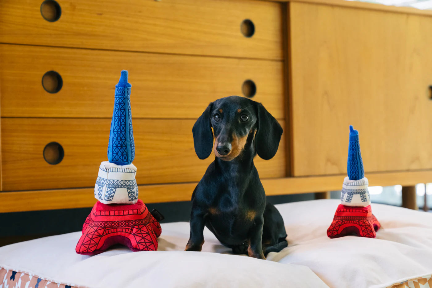 Play Totally Touristy La Tour Eiffel Medium